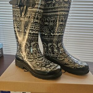 Stylish Black Patterned Women's Rain Boots